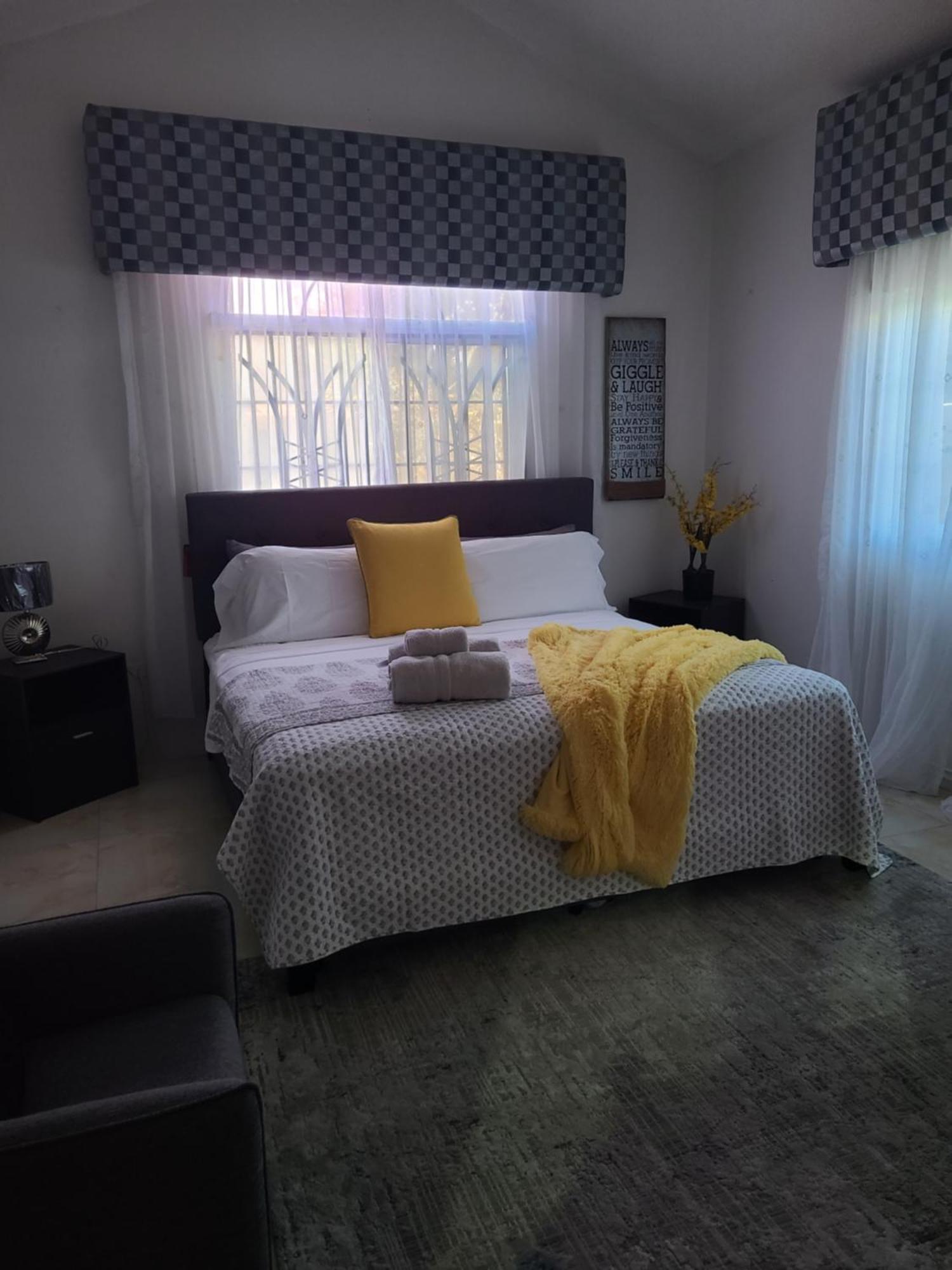 Caribbean Estates, 10 Mins From The Beach, Beautiful Gated Community Portmore Ngoại thất bức ảnh